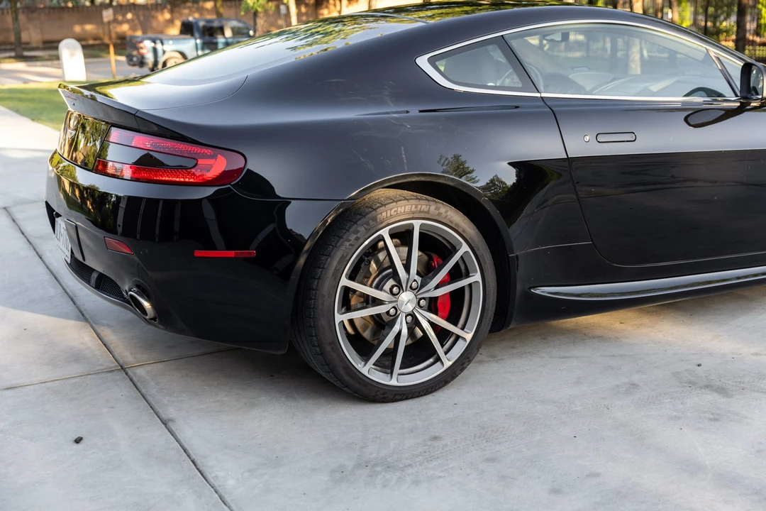 2010 Aston Martin V8 Vantage (2006-2017) - Image 28 of 31
