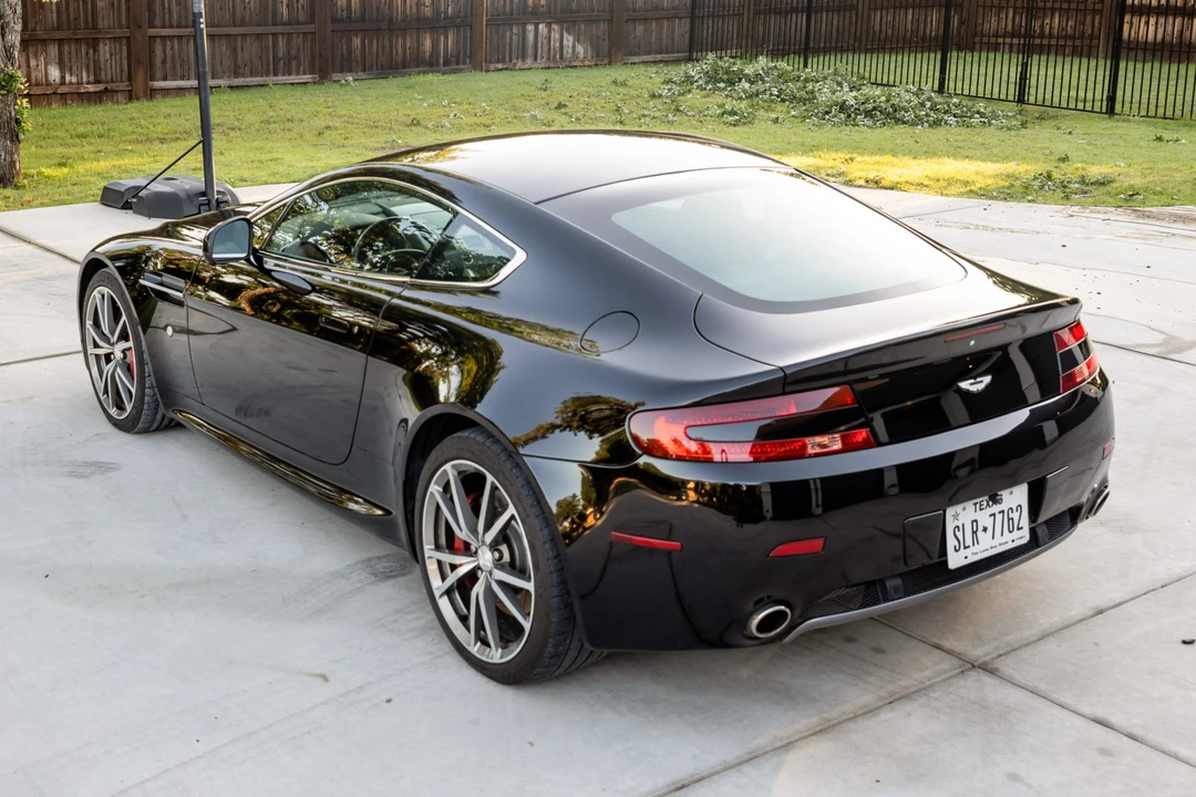 2010 Aston Martin V8 Vantage (2006-2017) - Image 10 of 31