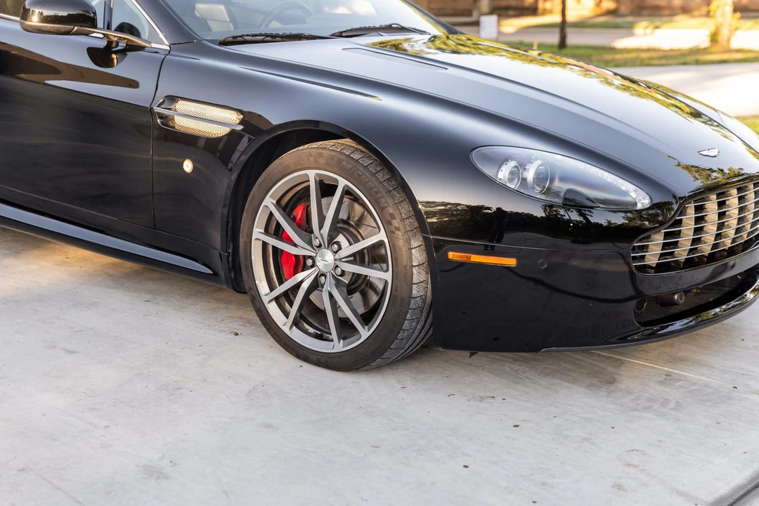 2010 Aston Martin V8 Vantage (2006-2017) - Image 20 of 31
