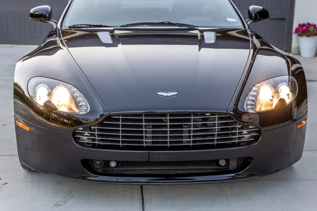 2010 Aston Martin V8 Vantage (2006-2017) - Image 12 of 31