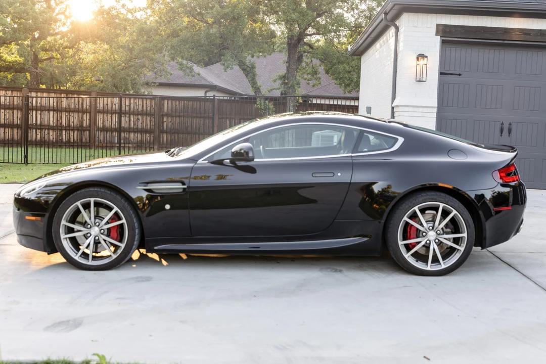 2010 Aston Martin V8 Vantage (2006-2017) - Image 11 of 31