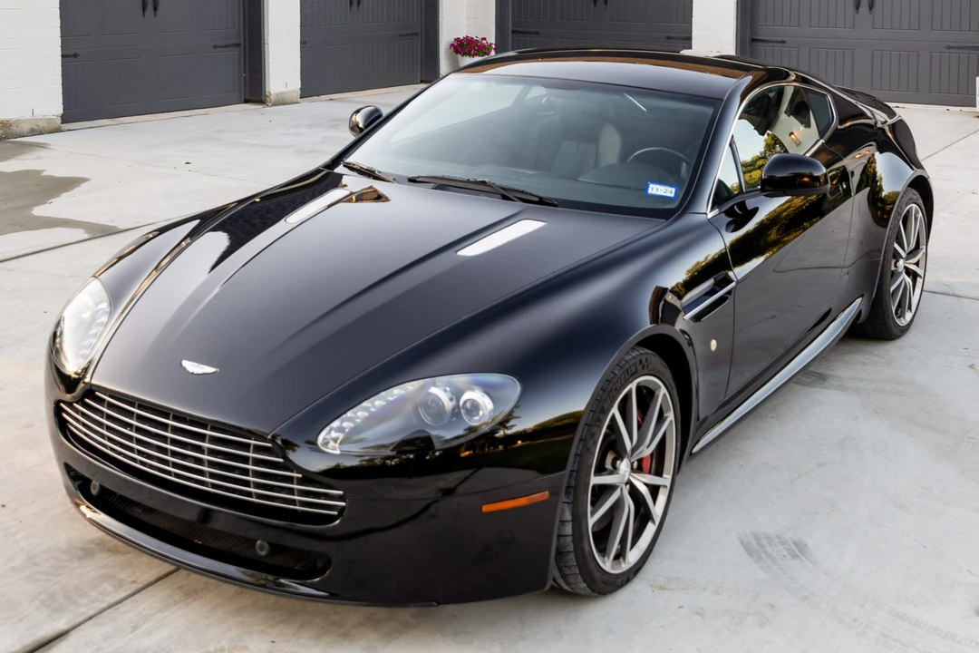 2010 Aston Martin V8 Vantage (2006-2017) - Image 3 of 31