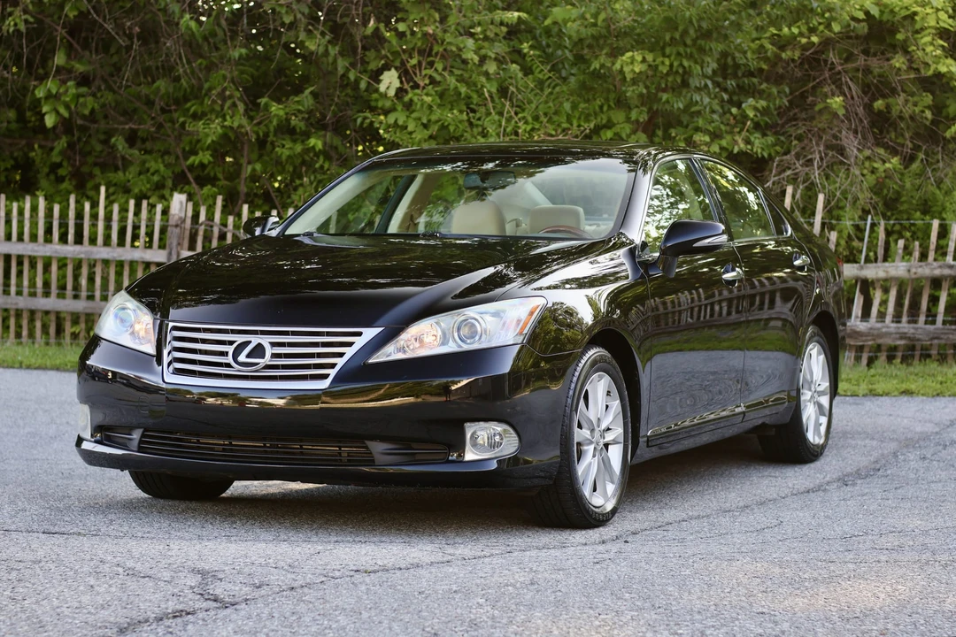 2010 Lexus ES 5th Gen - Image 20 of 31