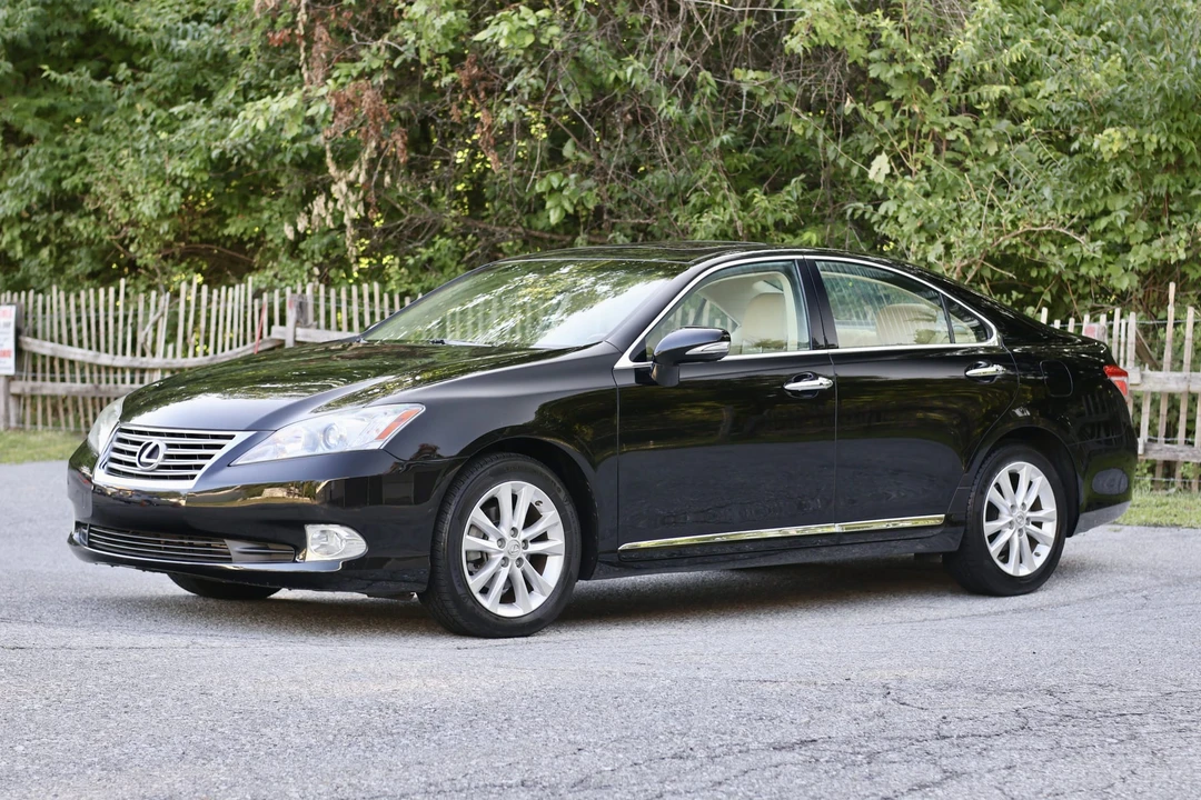 2010 Lexus ES 5th Gen - Image 18 of 31