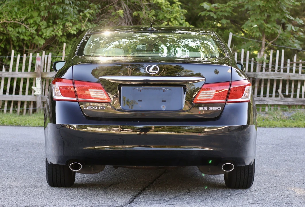 2010 Lexus ES 5th Gen - Image 10 of 31