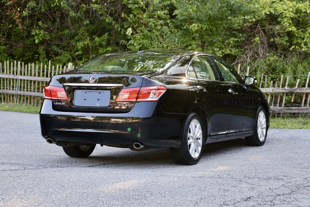 2010 Lexus ES 5th Gen - Image 9 of 31