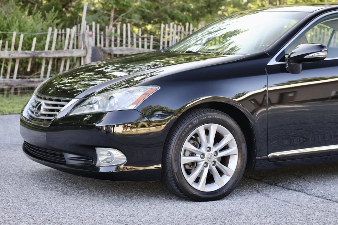 2010 Lexus ES 5th Gen - Image 22 of 31