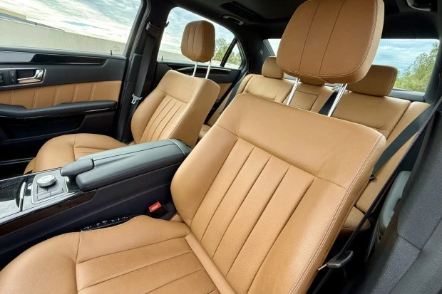 2010 Mercedes-Benz W212 E-Class - Image 4 of 8