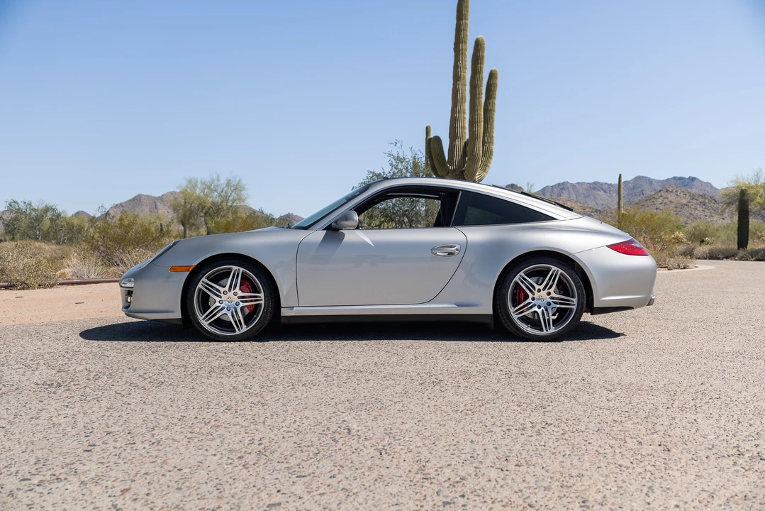 2010 Porsche 997 Targa - Image 7 of 31