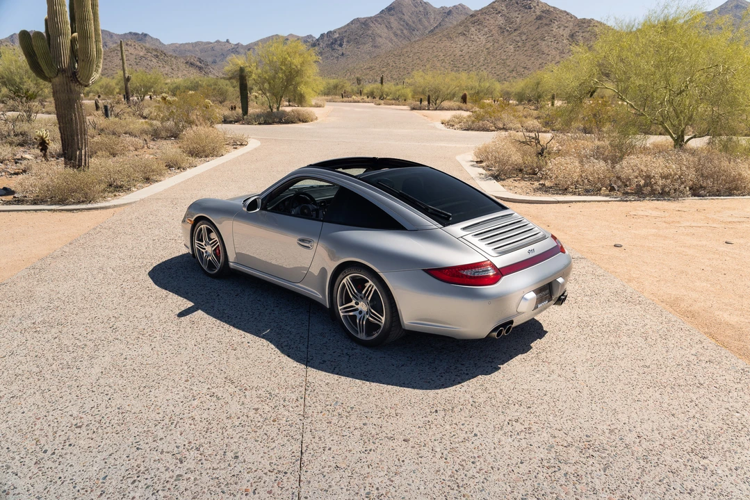 2010 Porsche 997 Targa - Image 11 of 31
