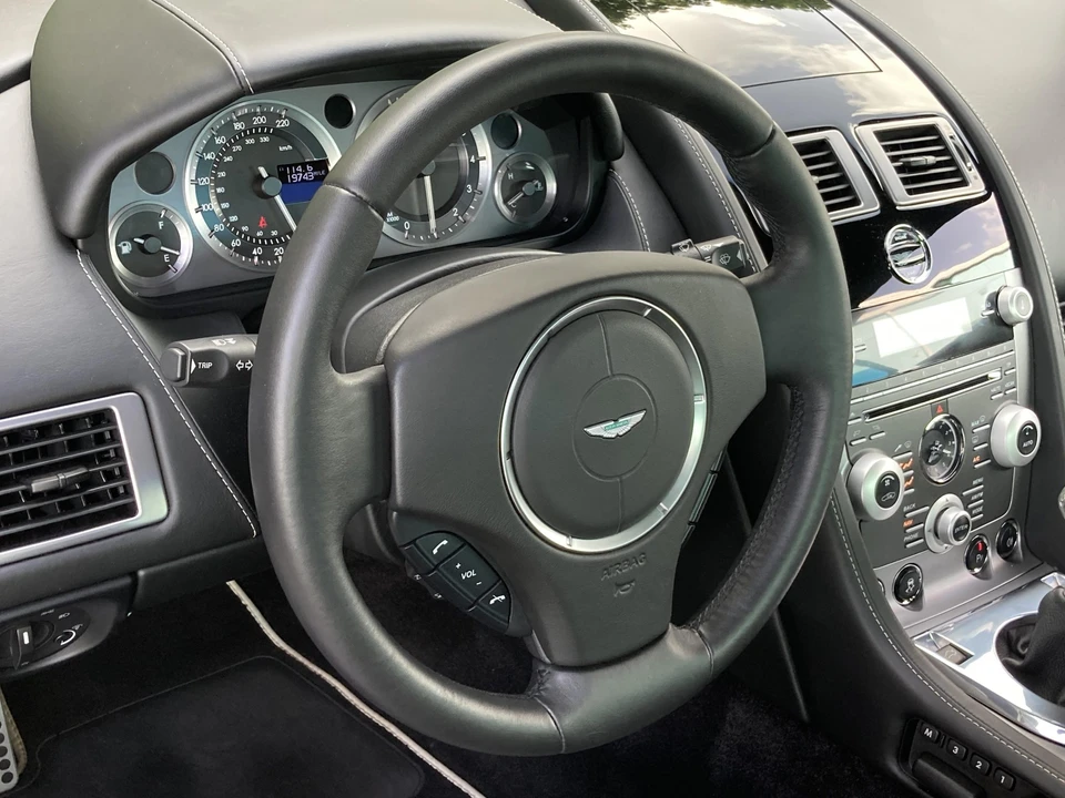 2011 Aston Martin DB9 - Image 28 of 31