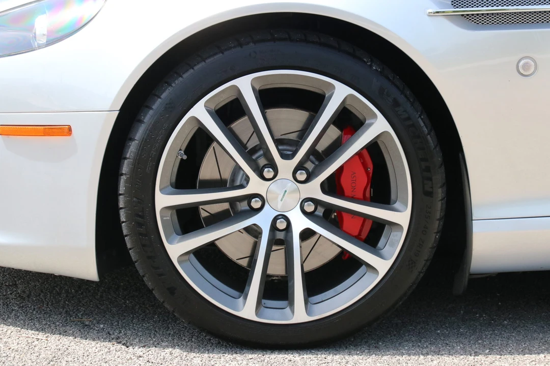 2011 Aston Martin DB9 - Image 14 of 31