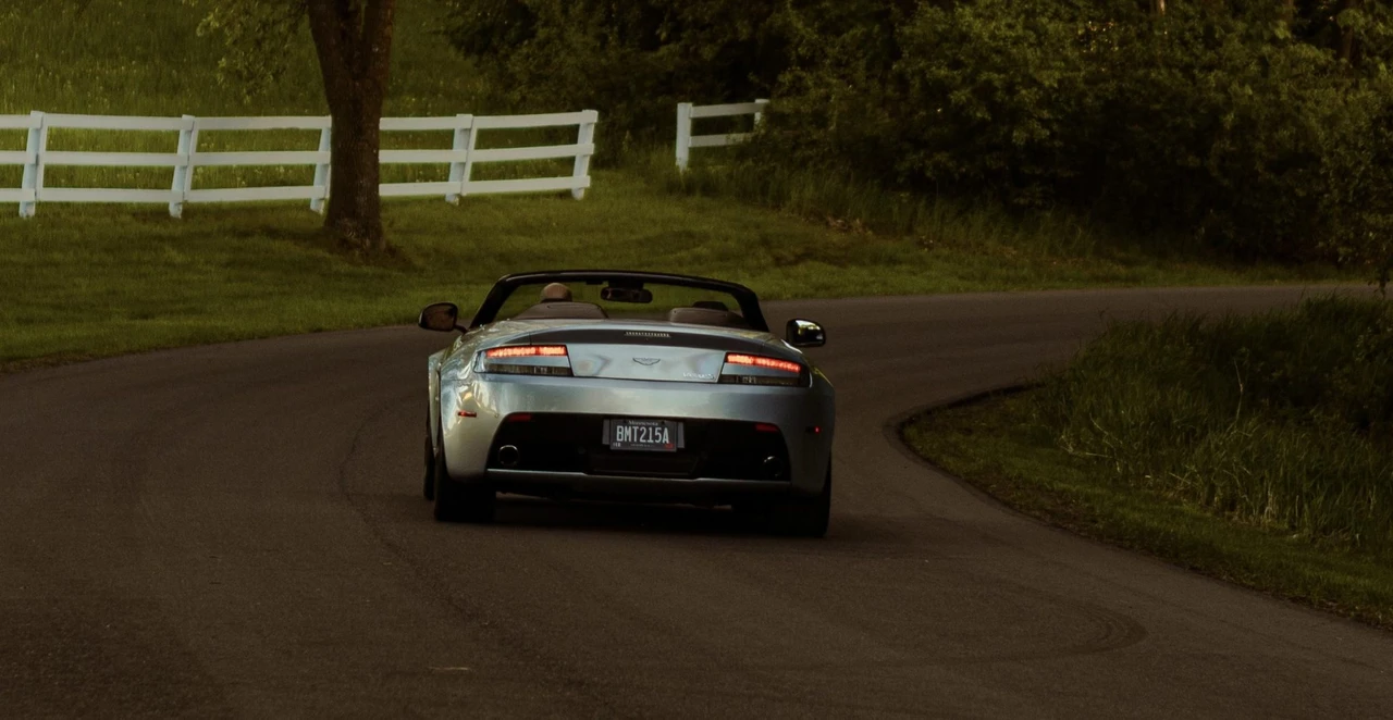 2011 Aston Martin V8 Vantage (2006-2017) - Image 6 of 31