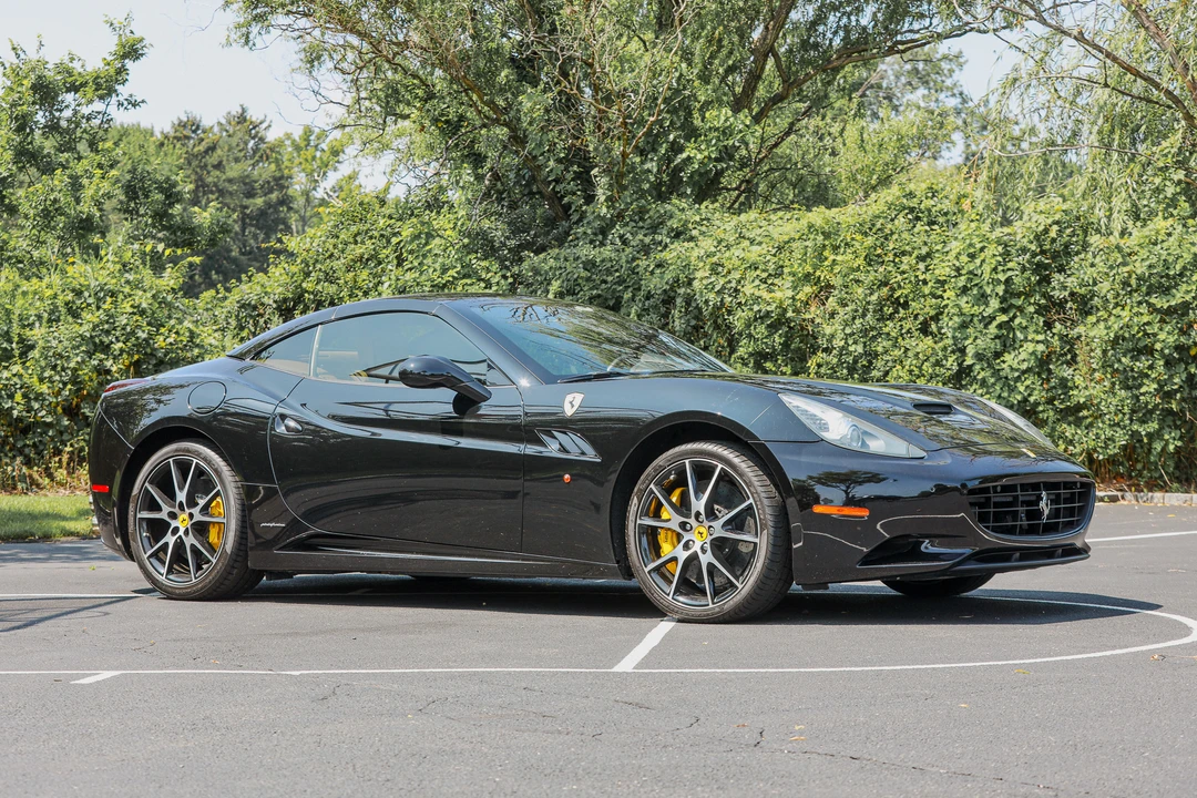 2011 Ferrari California - Image 2 of 31