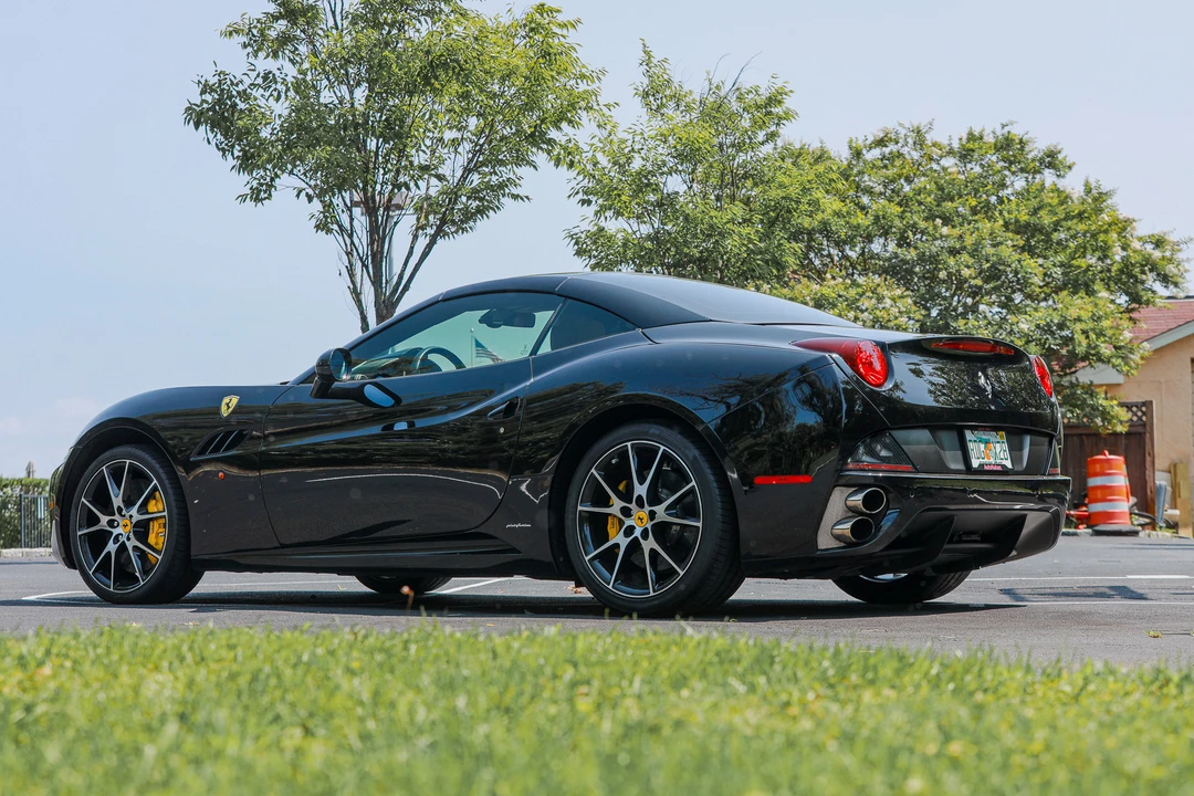 2011 Ferrari California - Image 16 of 31