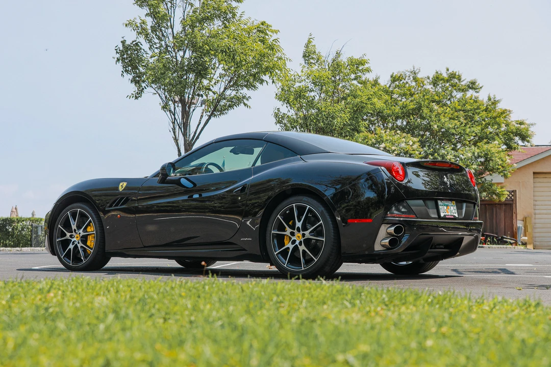 2011 Ferrari California - Image 15 of 31