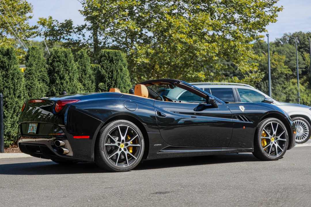 2011 Ferrari California - Image 26 of 31