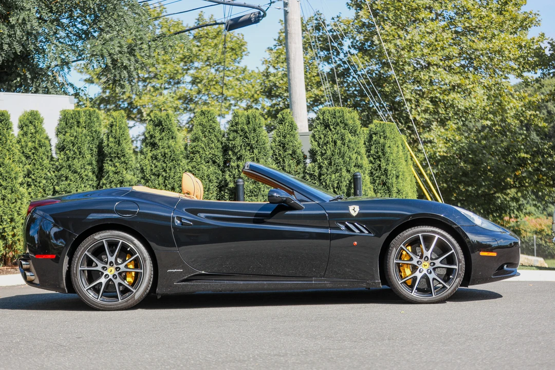 2011 Ferrari California - Image 27 of 31