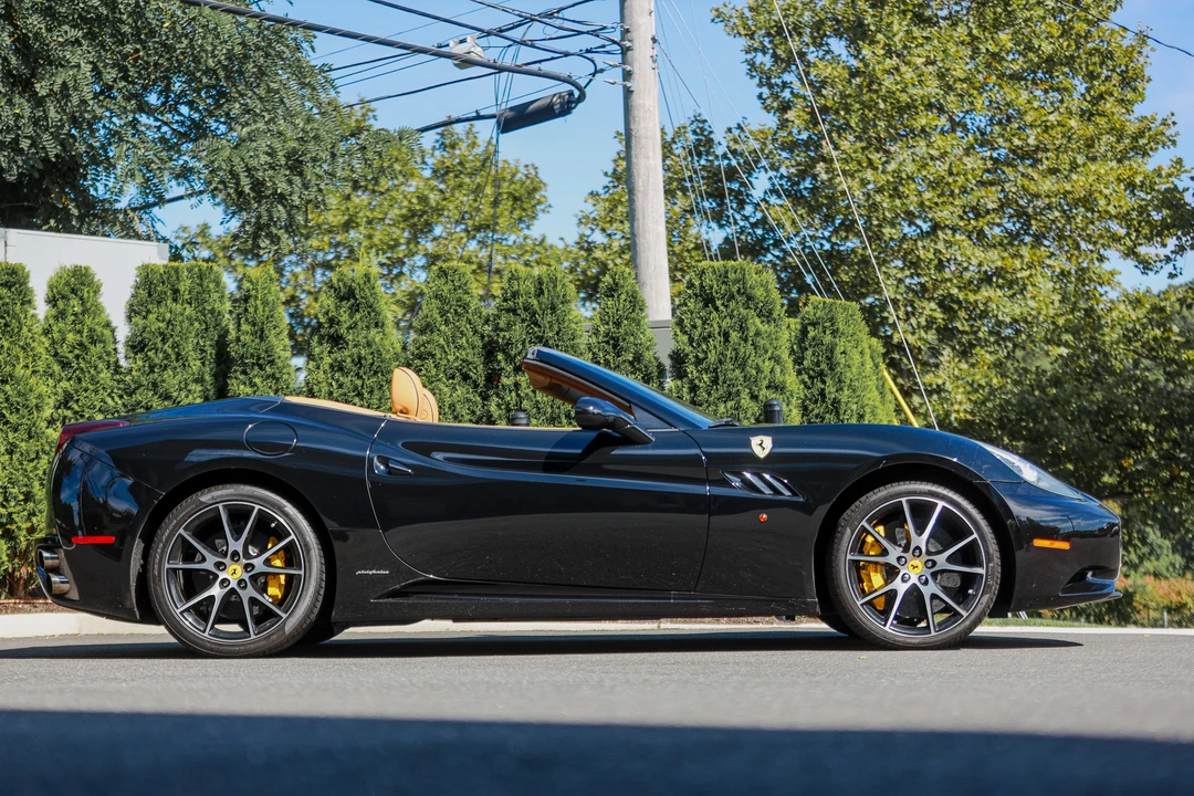 2011 Ferrari California - Image 28 of 31
