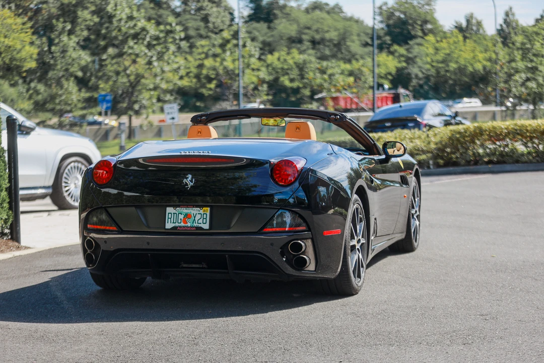 2011 Ferrari California - Image 22 of 31