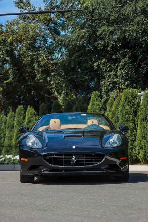 2011 Ferrari California - Image 12 of 31