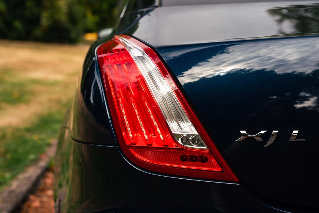 2011 Jaguar X351 XJ - Image 31 of 31