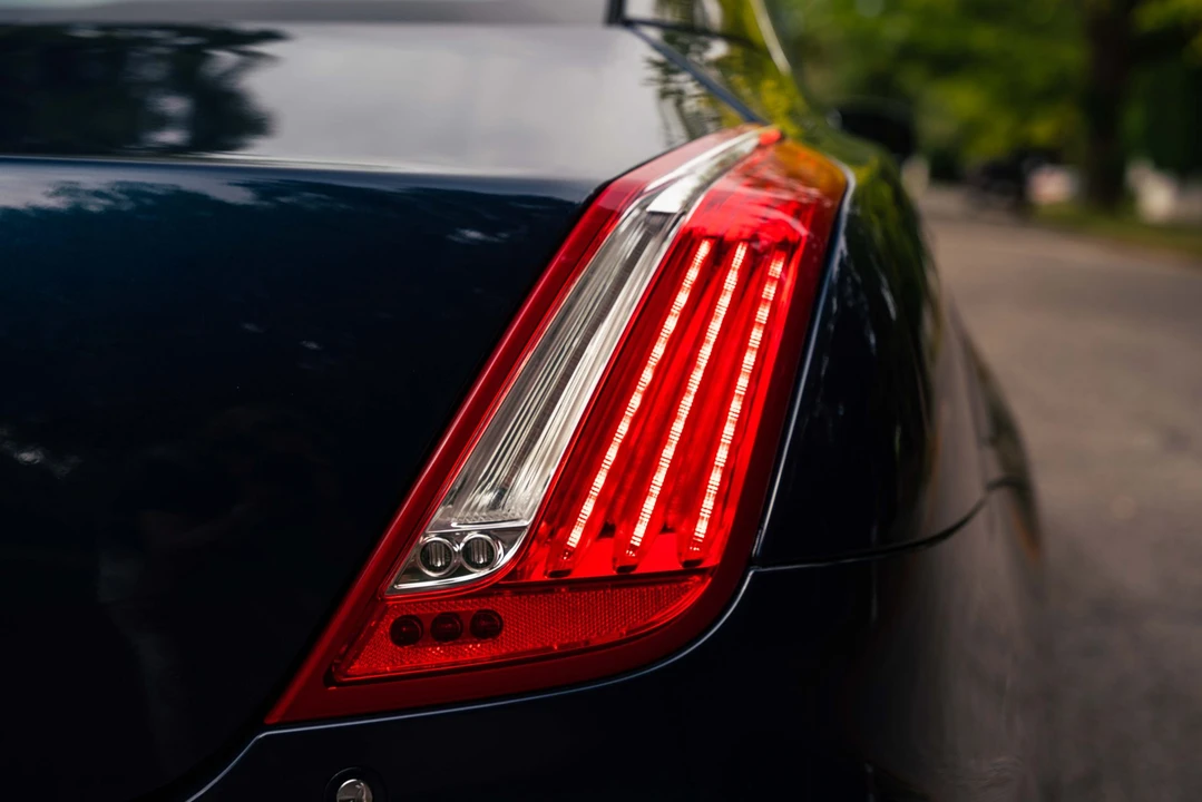 2011 Jaguar X351 XJ - Image 28 of 31