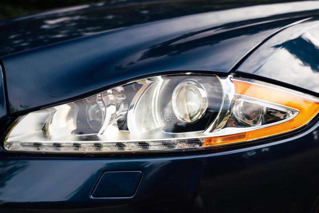 2011 Jaguar X351 XJ - Image 18 of 31