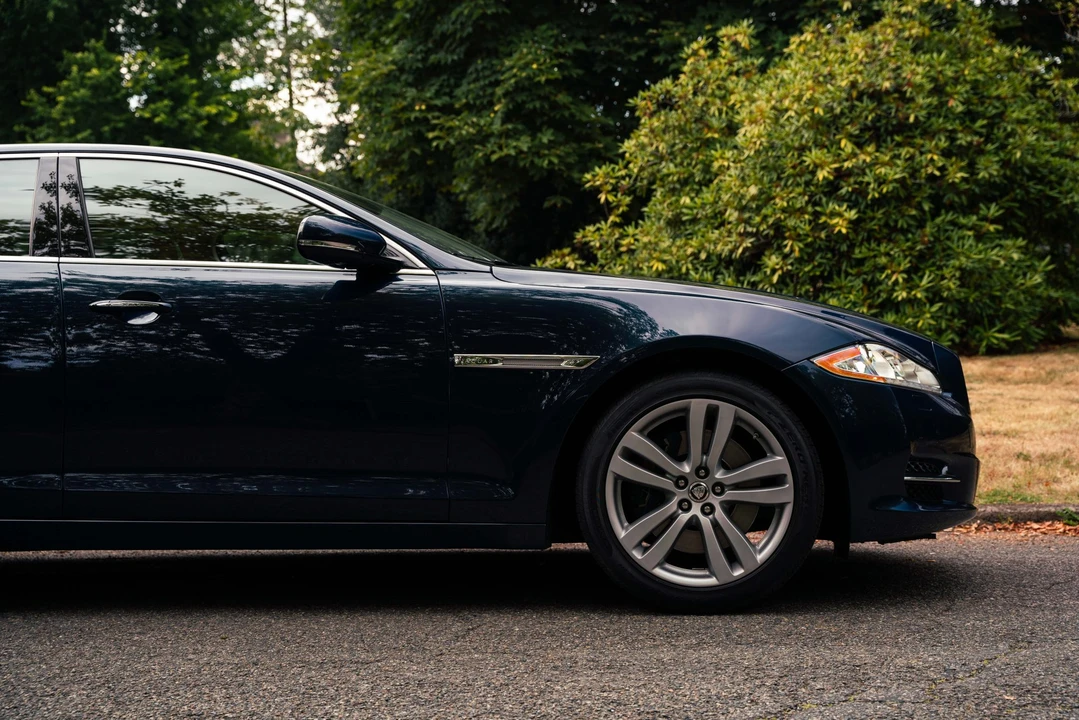 2011 Jaguar X351 XJ - Image 25 of 31