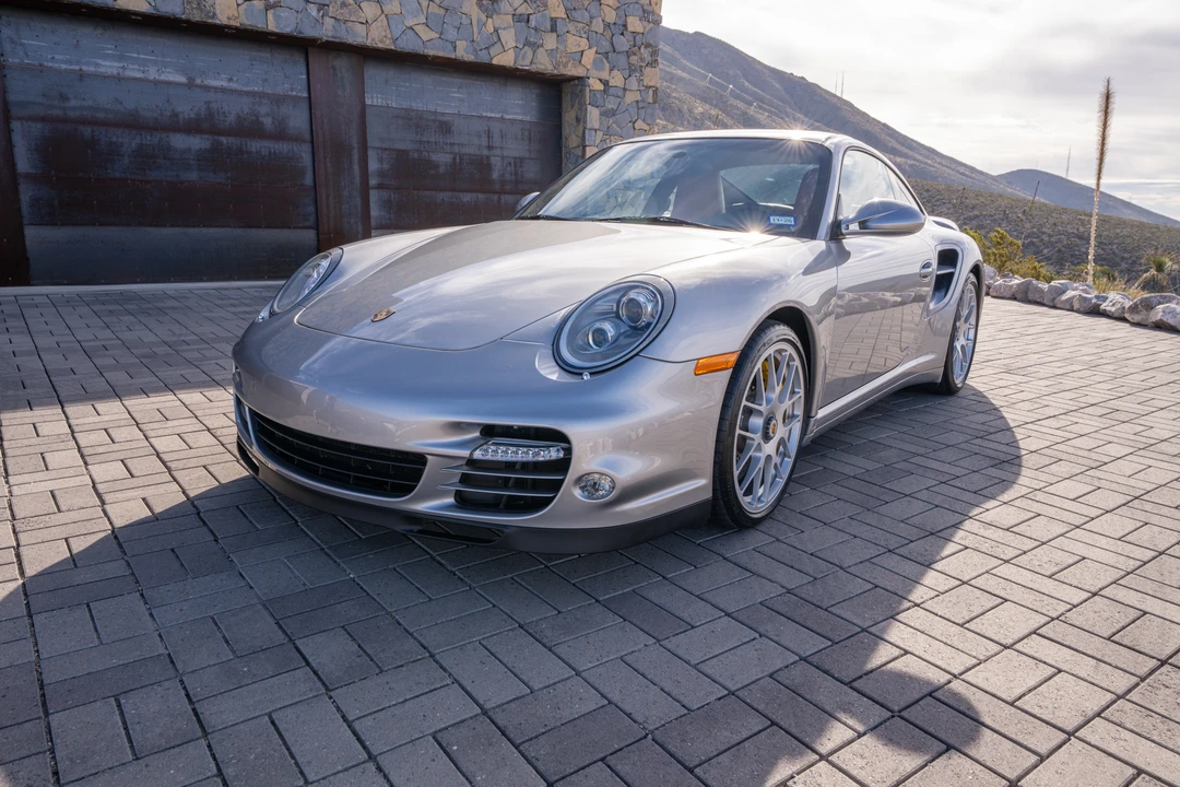 2011 Porsche 997 Turbo S - Image 21 of 31