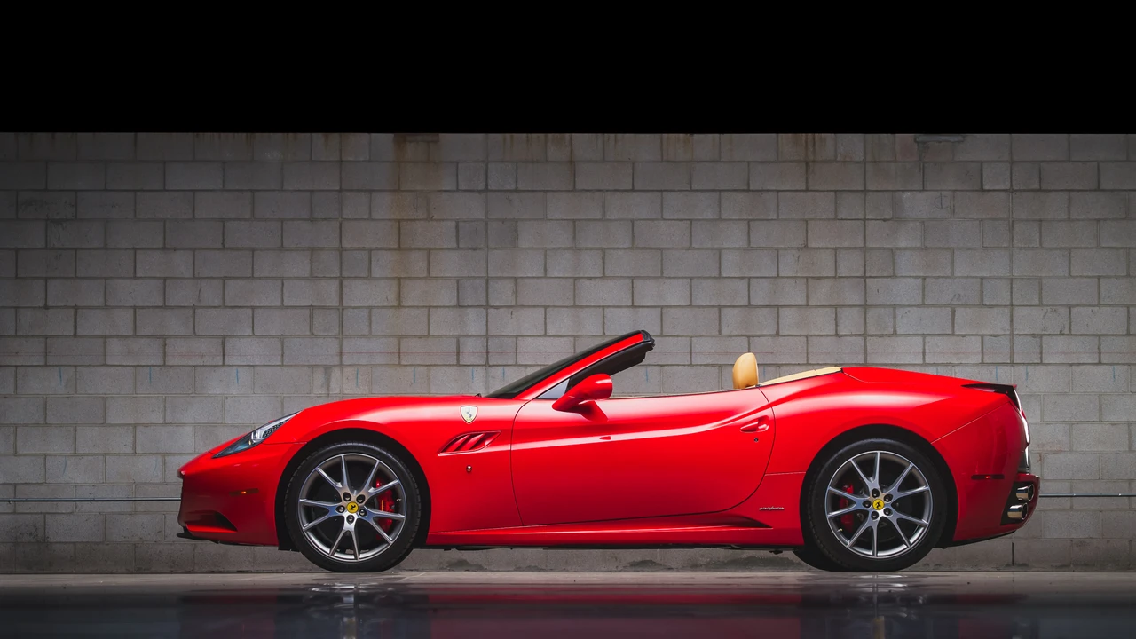 2012 Ferrari California - Image 25 of 31