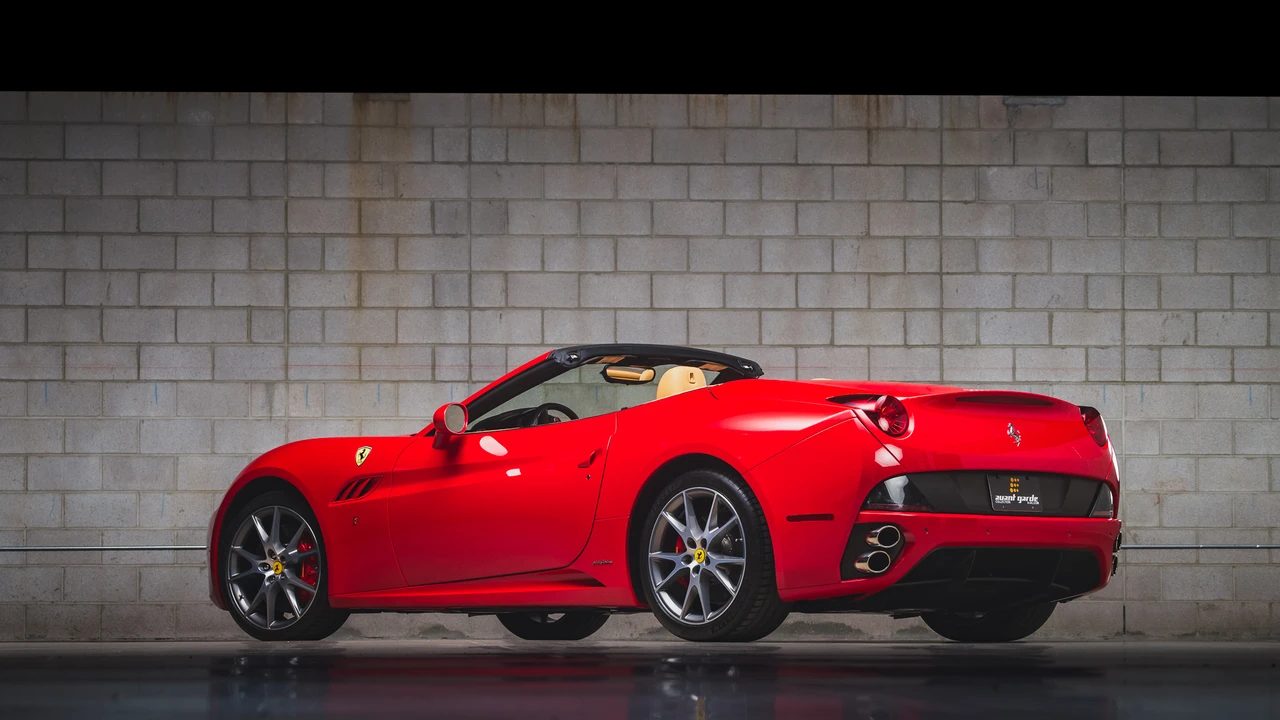 2012 Ferrari California - Image 26 of 31