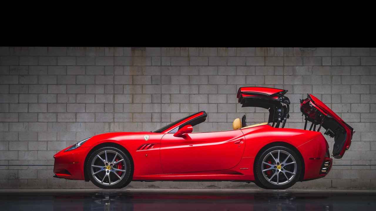 2012 Ferrari California - Image 24 of 31