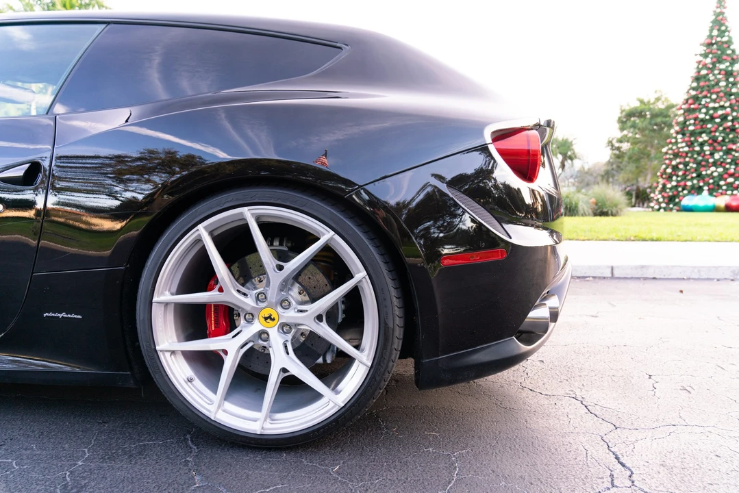 2012 Ferrari FF - Image 13 of 31