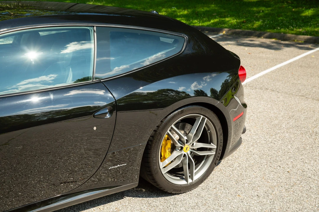 2012 Ferrari FF - Image 25 of 31