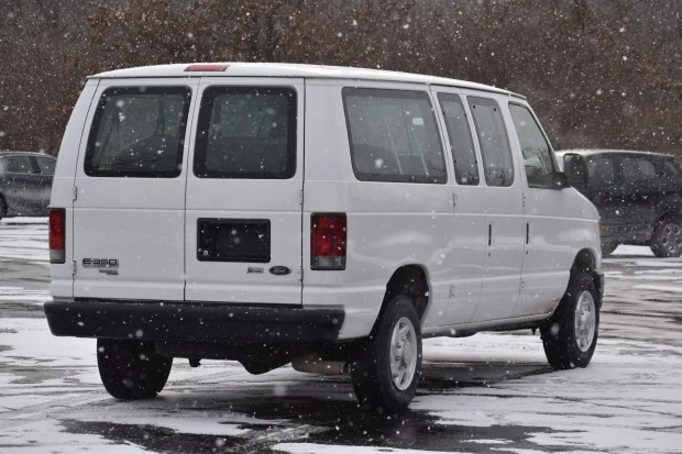 2012 Ford Econoline Van - Image 2 of 8
