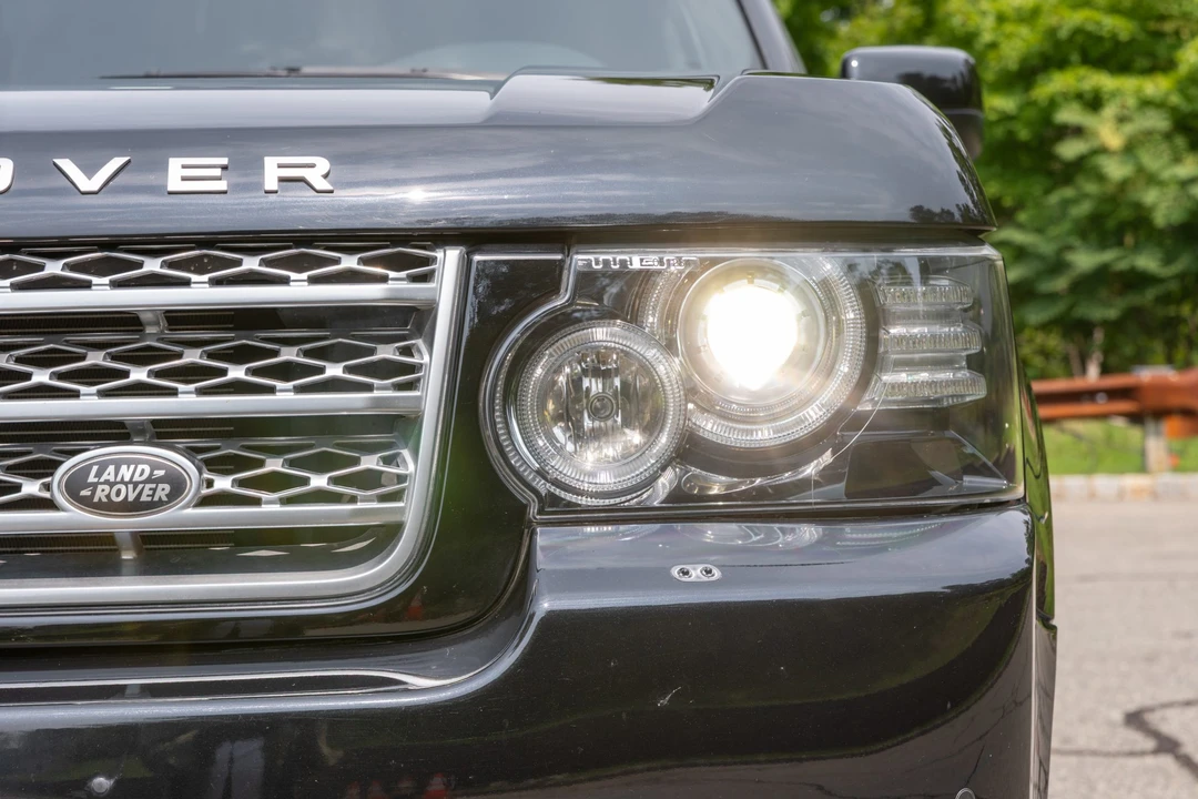 2012 Land Rover Range Rover L322 - Image 11 of 31