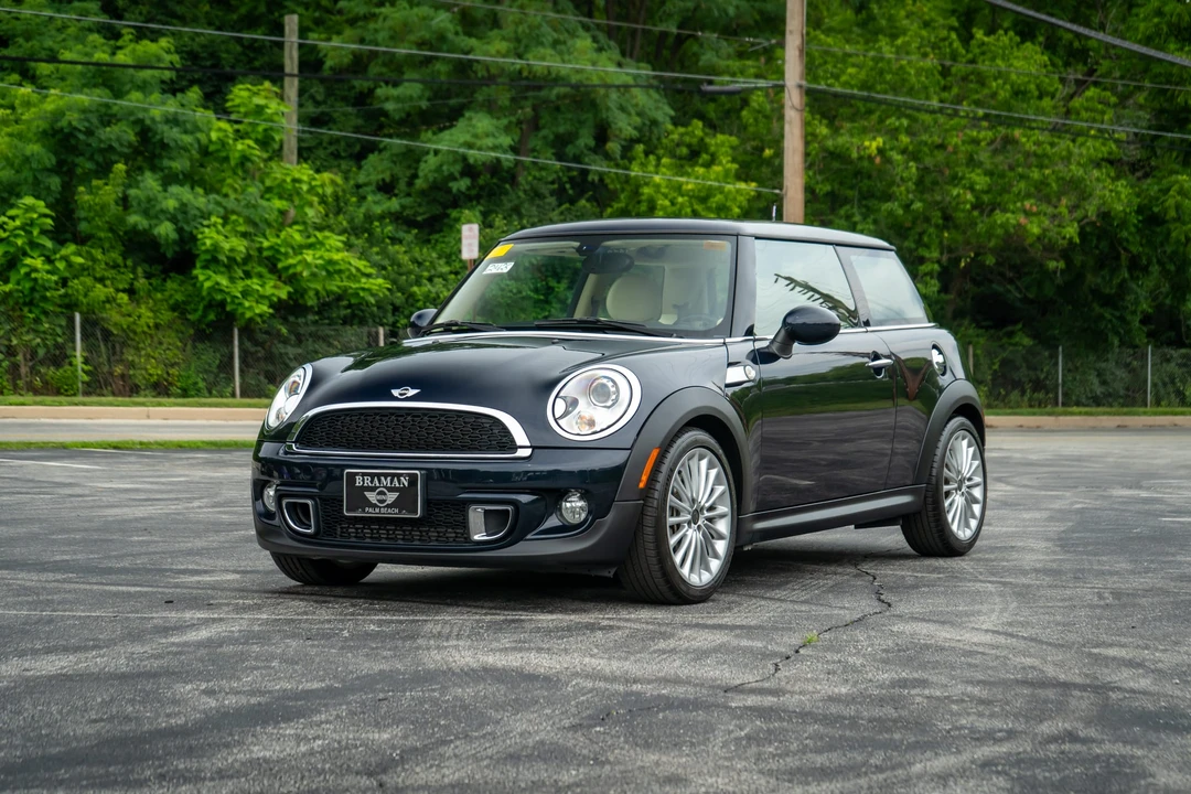 2012 Mini Coupe & Roadster - Image 2 of 31