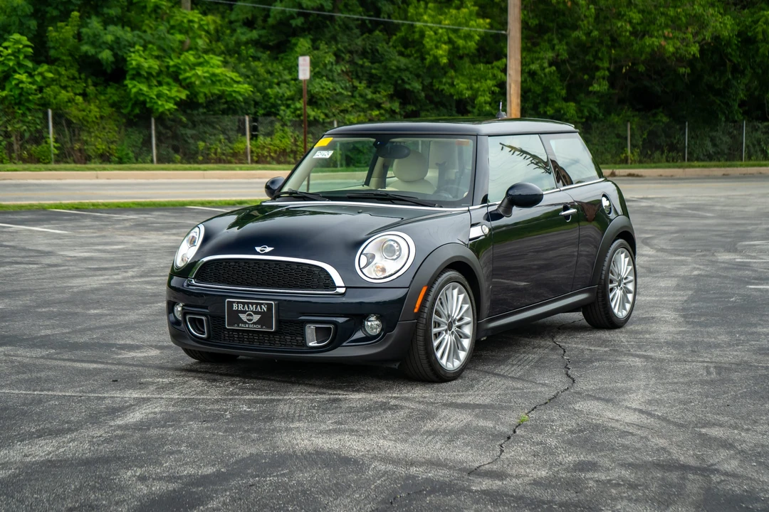 2012 Mini Coupe & Roadster - Image 3 of 31