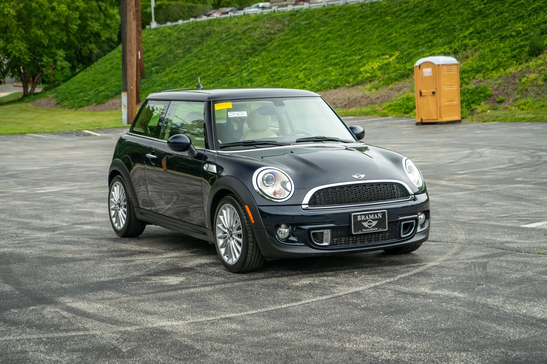 2012 Mini Coupe & Roadster - Image 10 of 31