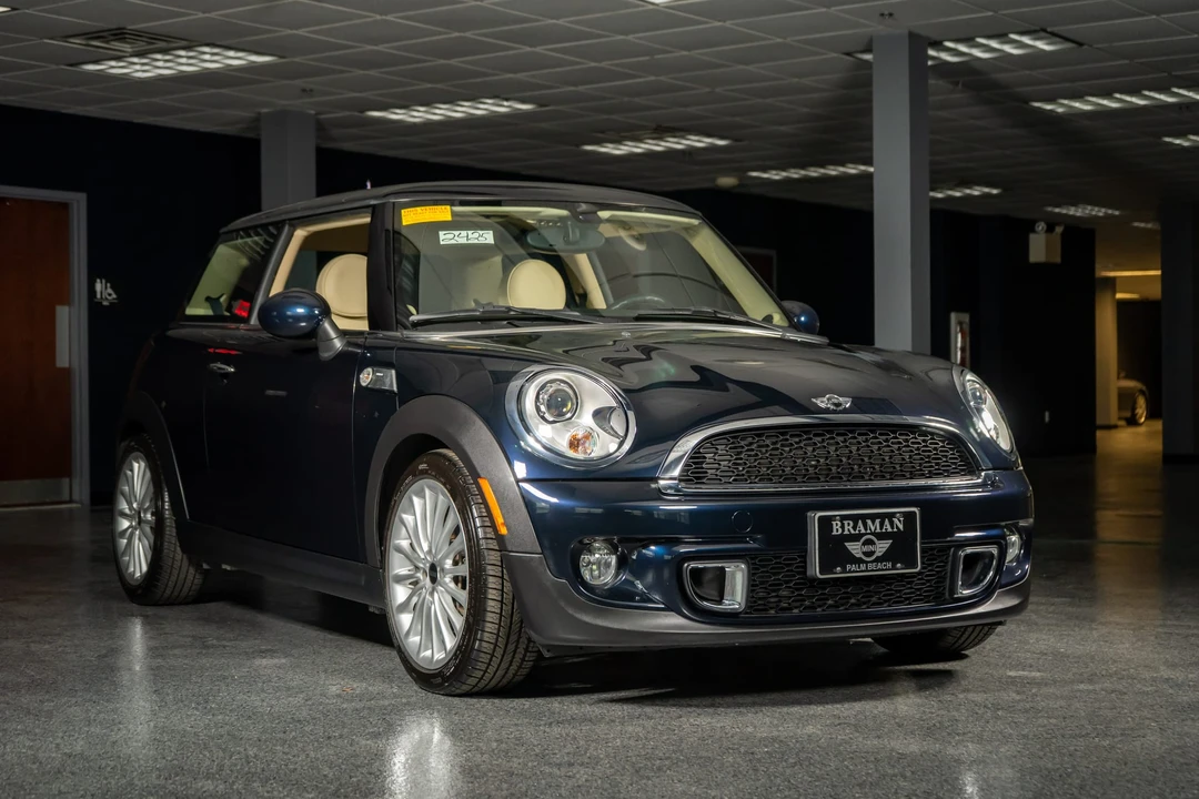 2012 Mini Coupe & Roadster - Image 26 of 31