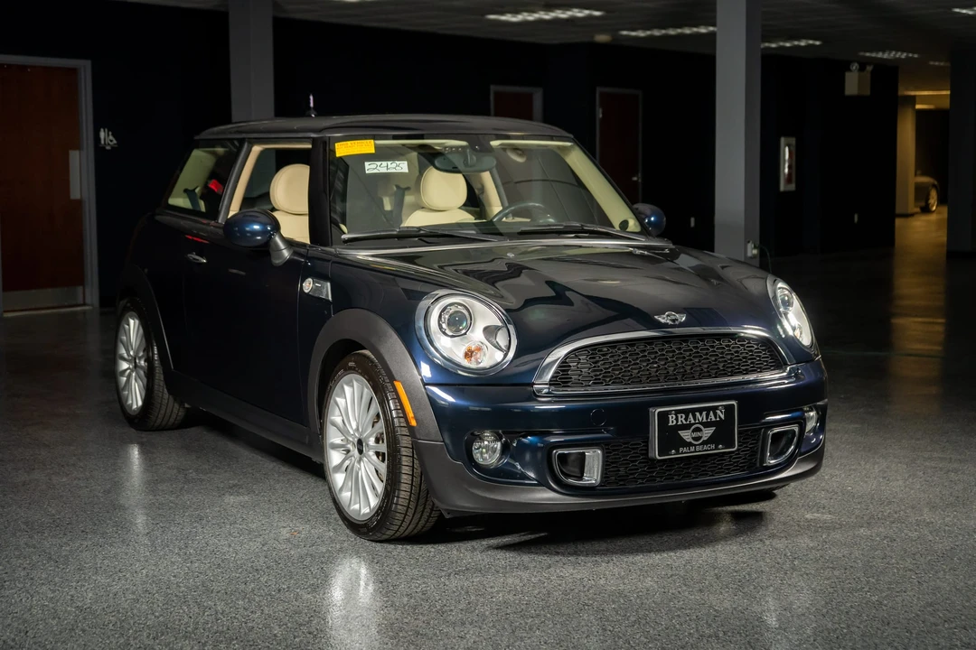 2012 Mini Coupe & Roadster - Image 27 of 31