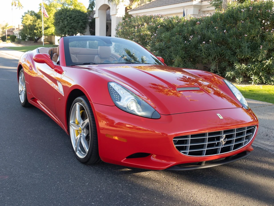 2013 Ferrari California - Image 16 of 31