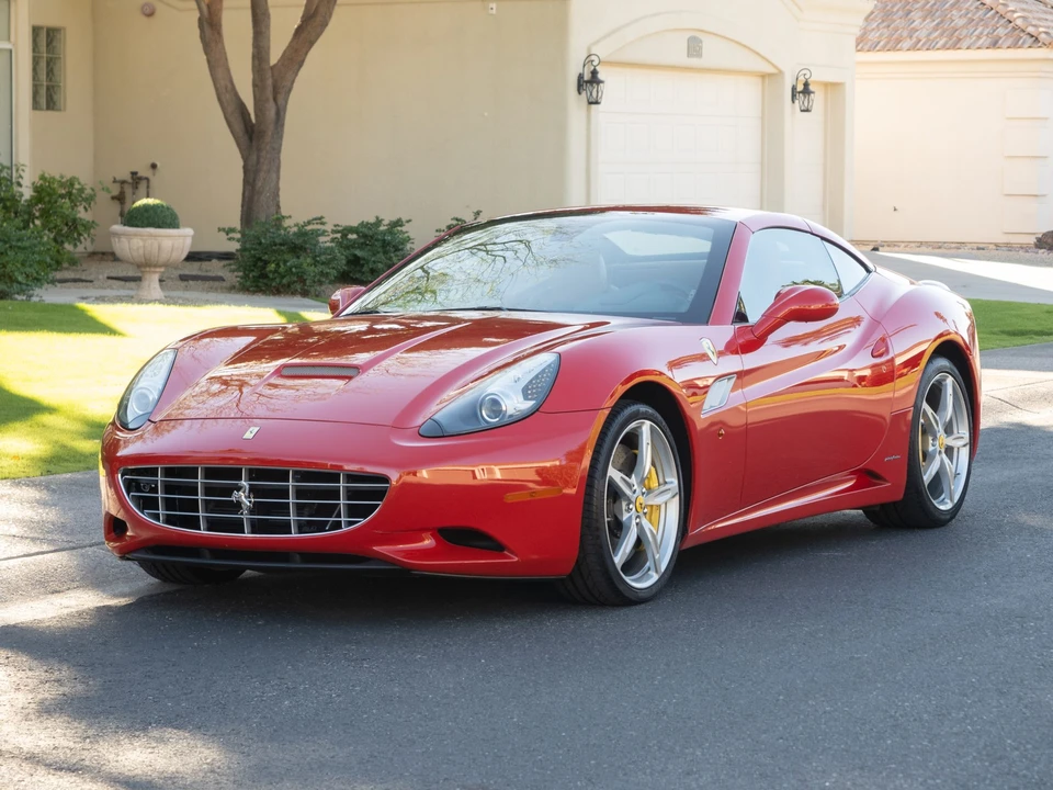 2013 Ferrari California - Image 2 of 31