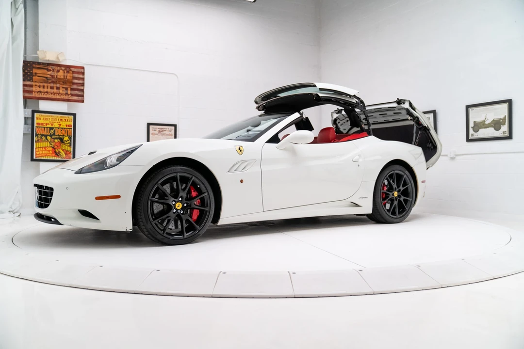 2013 Ferrari California - Image 14 of 31