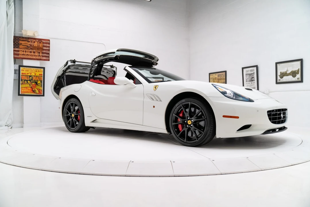 2013 Ferrari California - Image 16 of 31