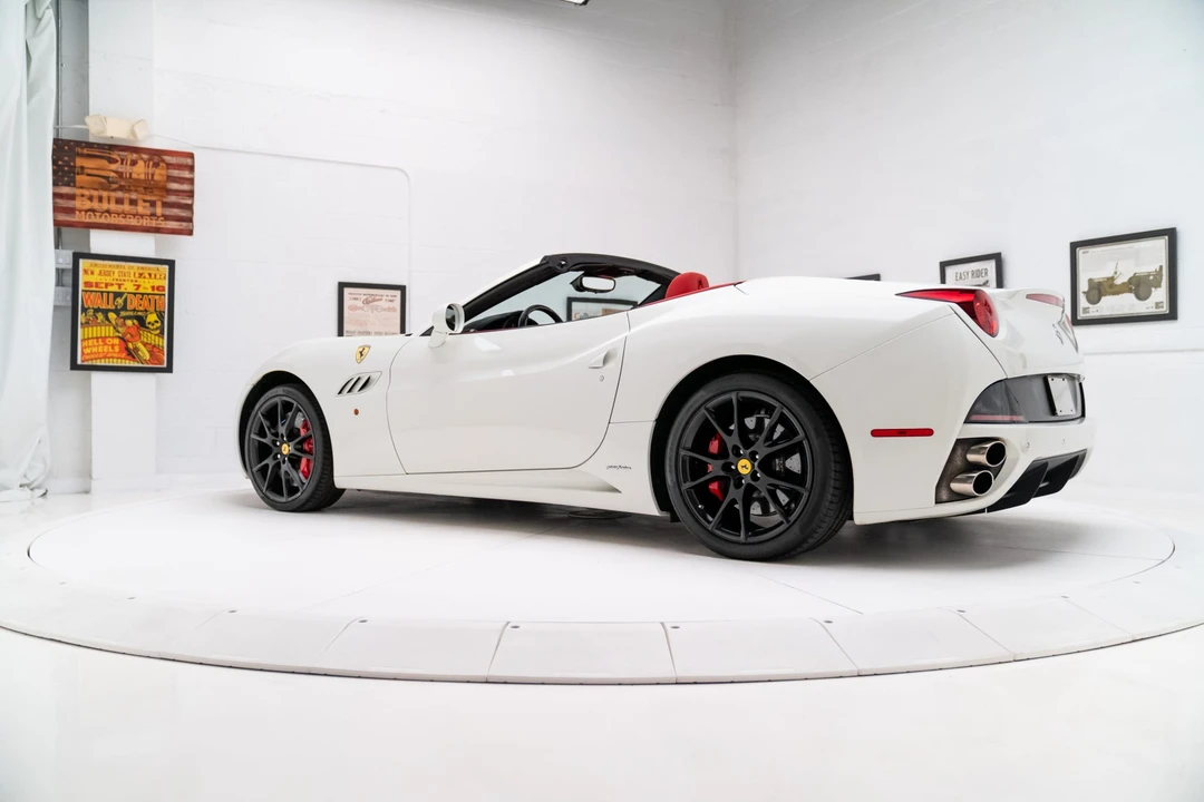 2013 Ferrari California - Image 12 of 31