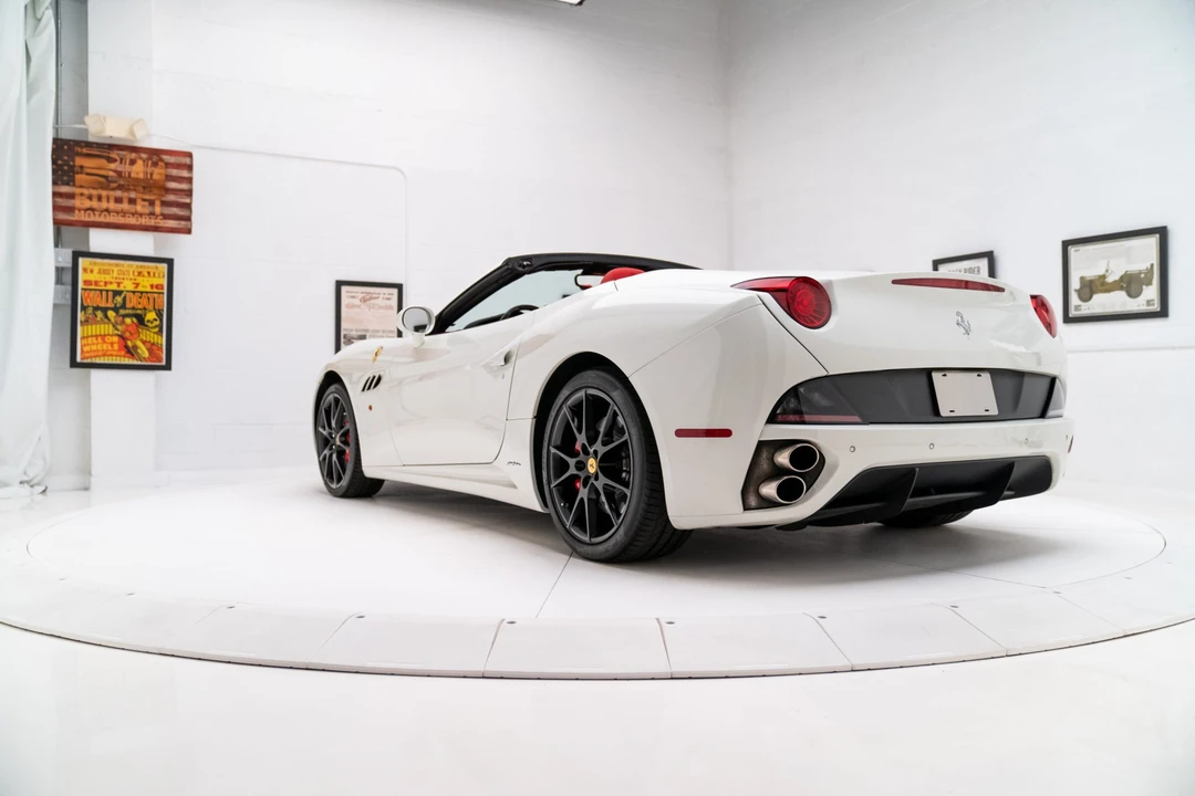 2013 Ferrari California - Image 11 of 31