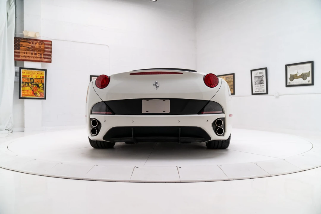 2013 Ferrari California - Image 9 of 31