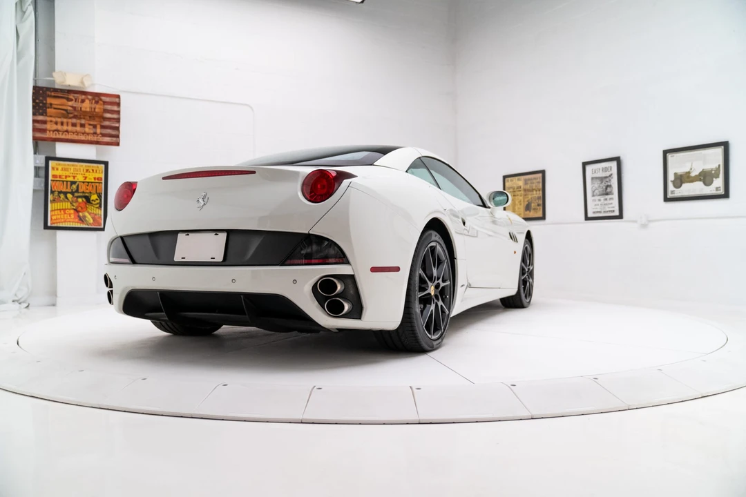 2013 Ferrari California - Image 30 of 31